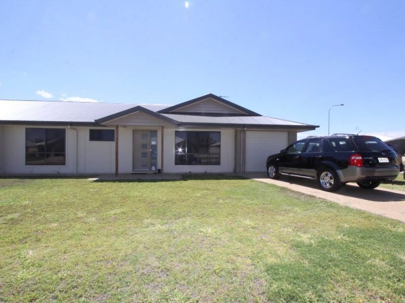 2/16 Lakeside Drive, Emerald QLD 4720