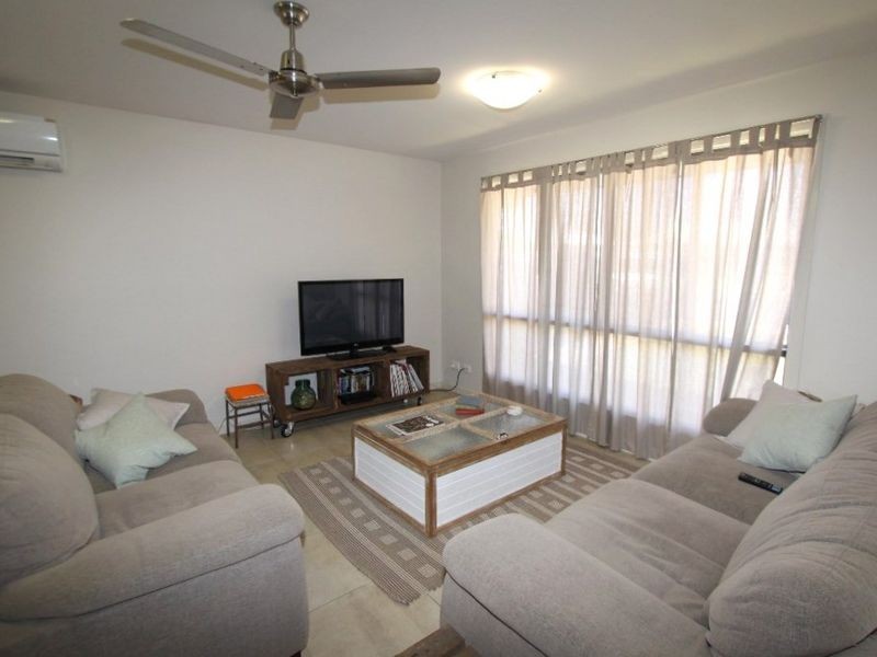 2/16 Lakeside Drive, Emerald QLD 4720