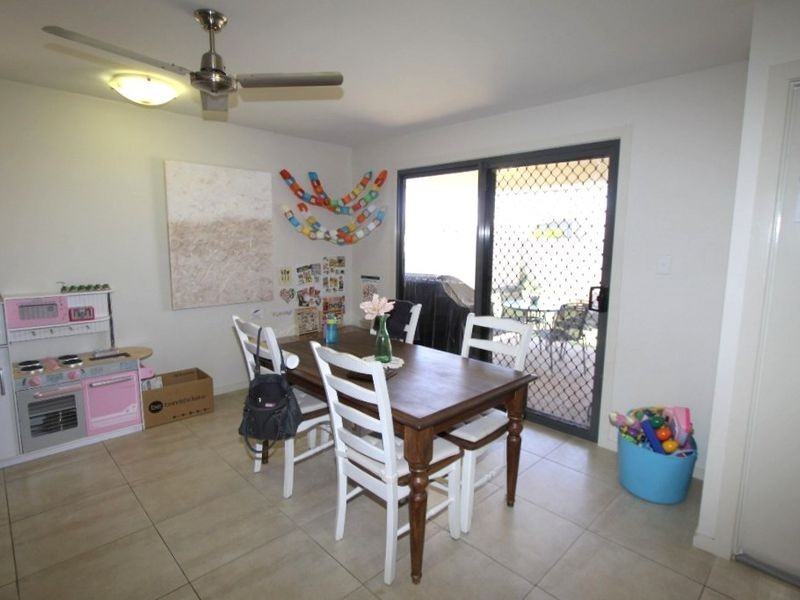 2/16 Lakeside Drive, Emerald QLD 4720