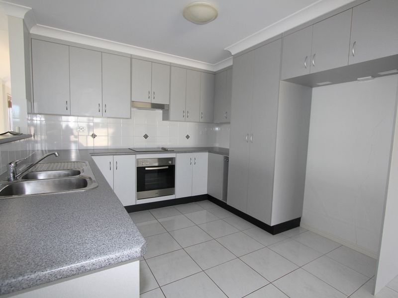 Unit 2/2 Morgan Place, Emerald QLD 4720