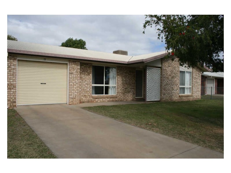 84 Braeside Rd, Emerald QLD 4720