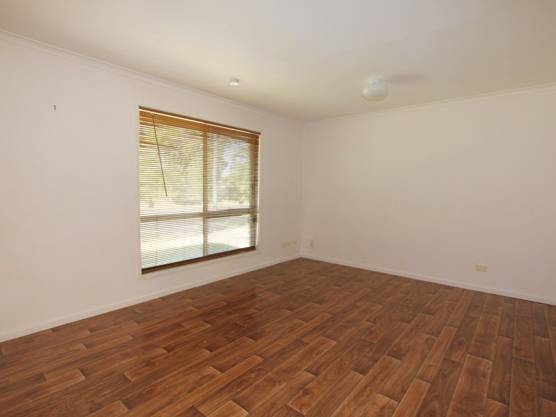 84 Braeside Rd, Emerald QLD 4720