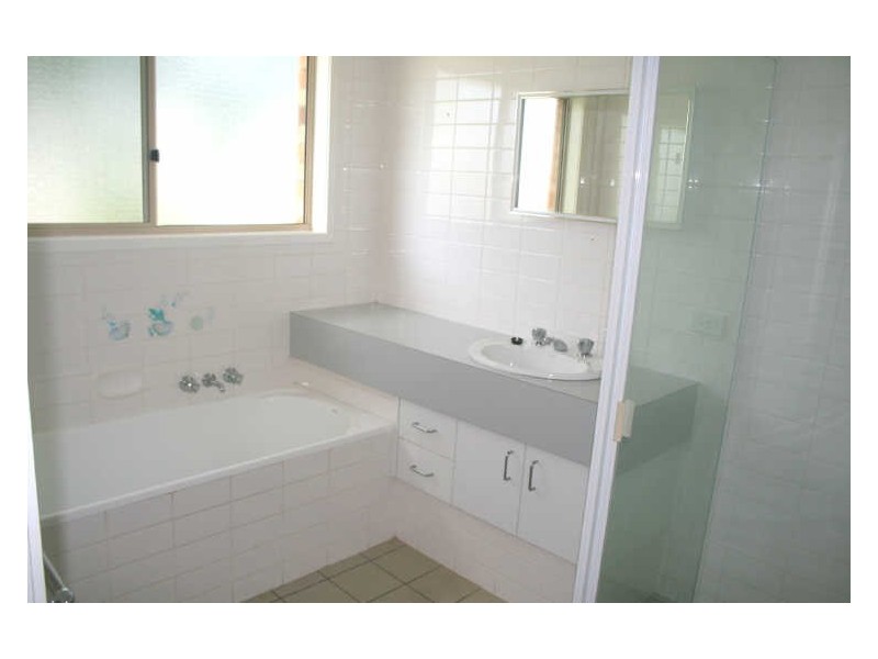 34 Cowan Crescent, Emerald QLD 4720