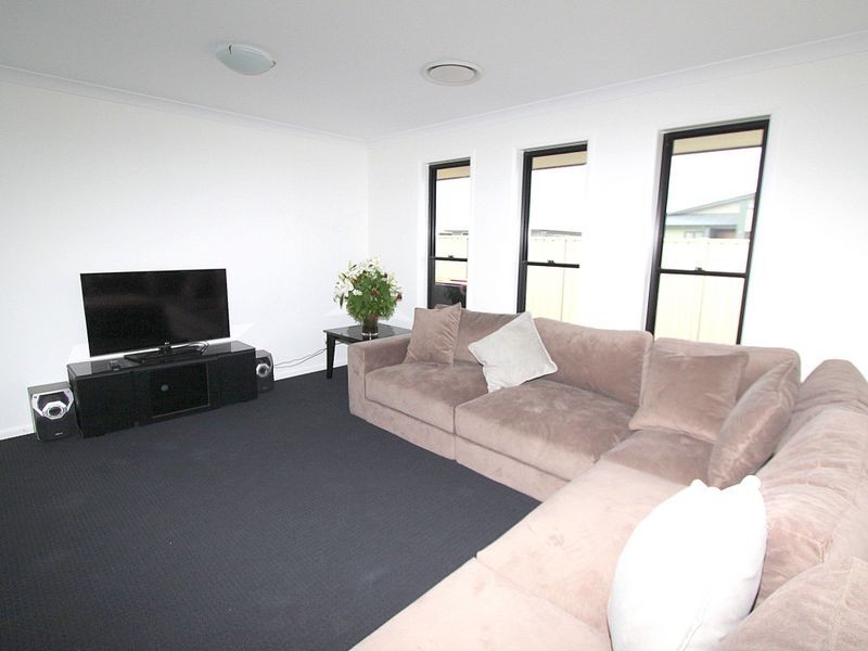 2 Sewell Street, Emerald QLD 4720