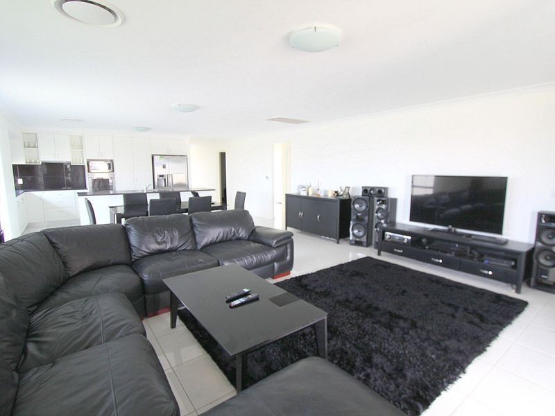 2 Sewell Street, Emerald QLD 4720