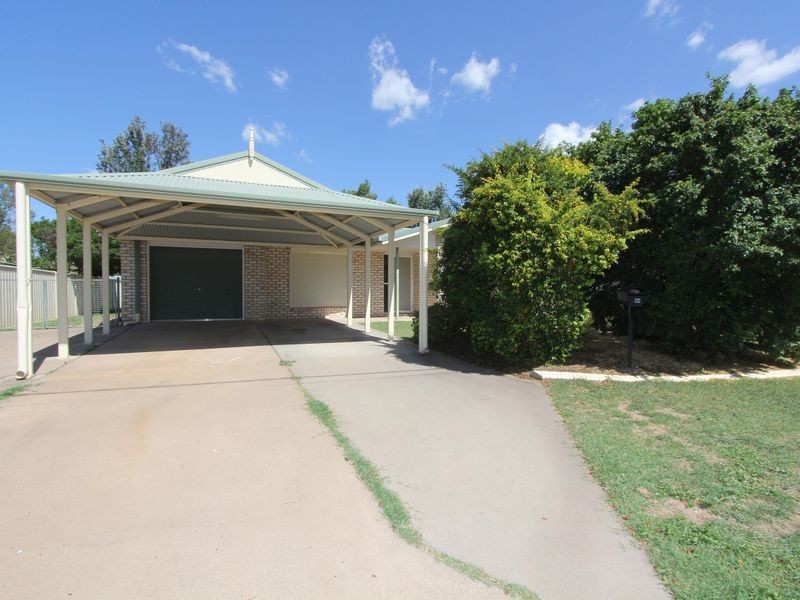 40 Staal Crescent, Emerald QLD 4720