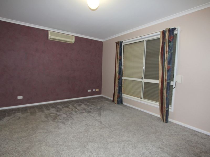 40 Staal Crescent, Emerald QLD 4720
