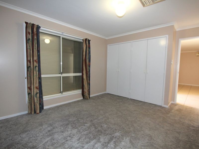 40 Staal Crescent, Emerald QLD 4720