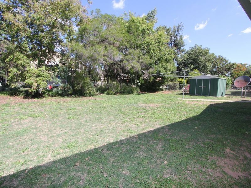 40 Staal Crescent, Emerald QLD 4720