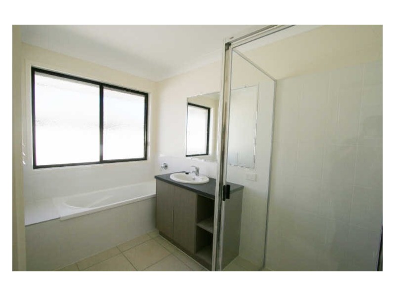 25 Glovar Street, Emerald QLD 4720