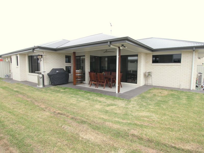 3 Desgrand Street, Emerald QLD 4720