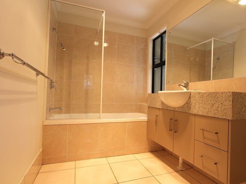 Unit 1/20 Riverview Street, Emerald QLD 4720