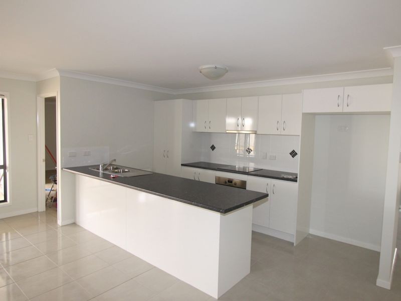 11 Singleton Crt, Emerald QLD 4720