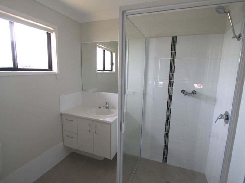 11 Singleton Crt, Emerald QLD 4720