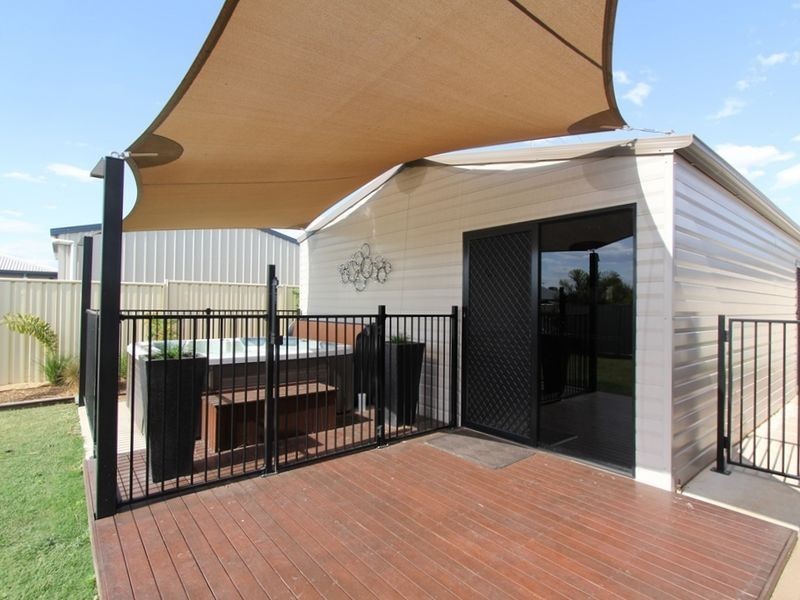 13 Coldstream Street, Emerald QLD 4720