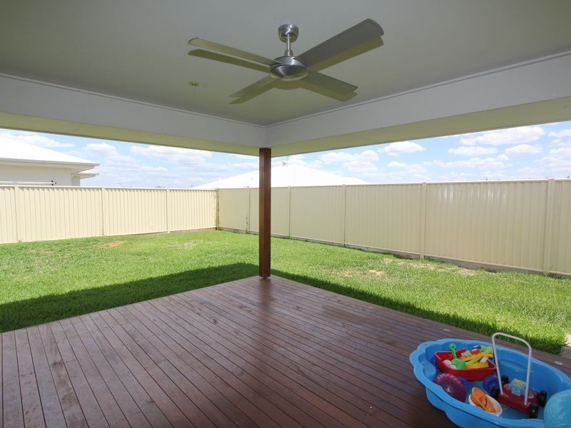 16 Flemington Road, Emerald QLD 4720