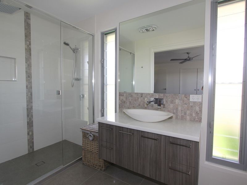 16 Flemington Road, Emerald QLD 4720