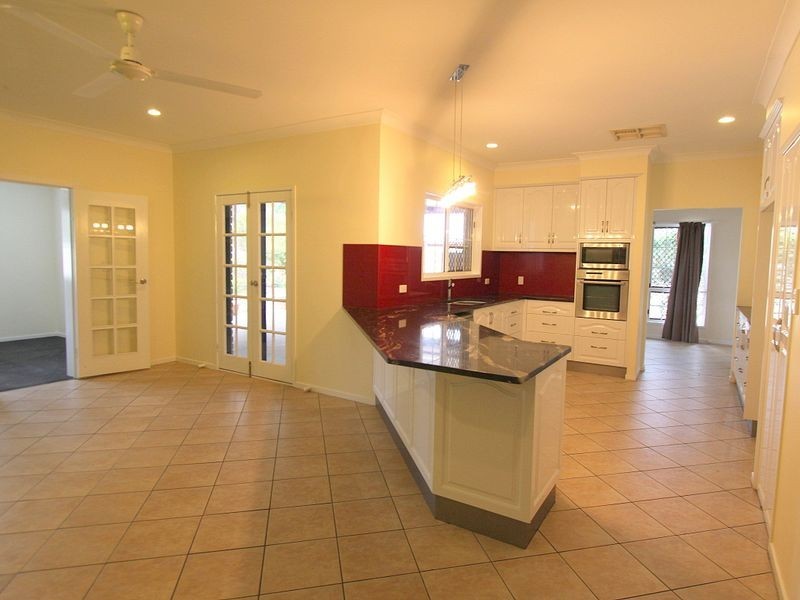 17 Quinn St, Emerald QLD 4720