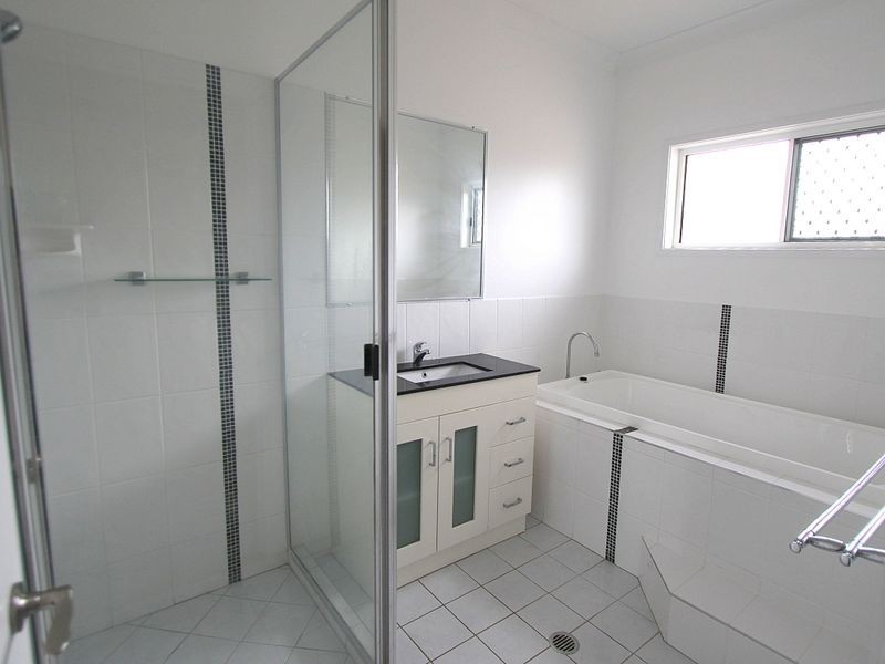 17 Quinn St, Emerald QLD 4720