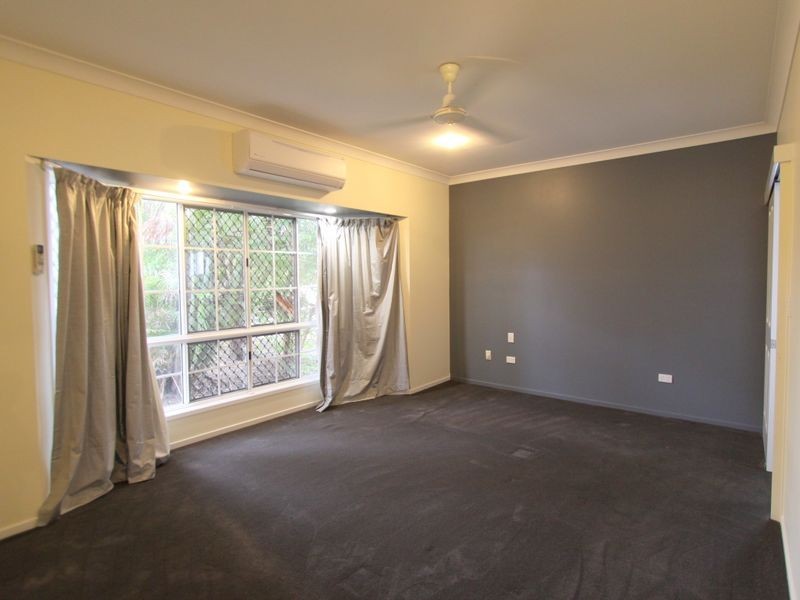 17 Quinn St, Emerald QLD 4720