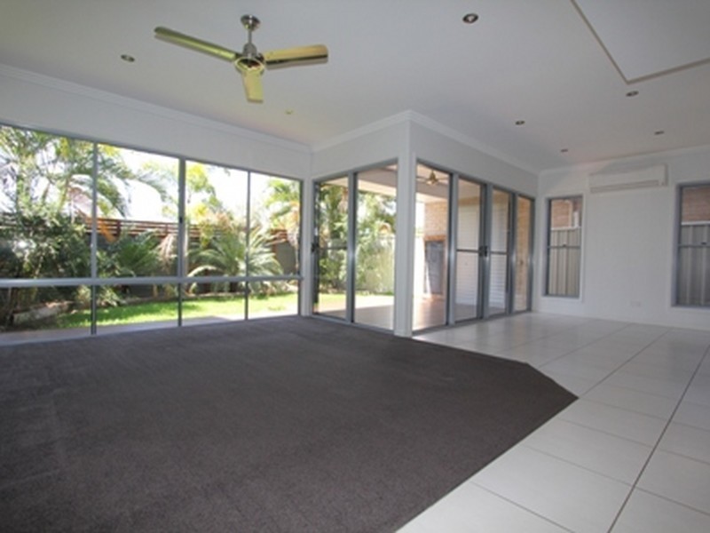 Unit 11/20-24 Mooney Crescent, Emerald QLD 4720