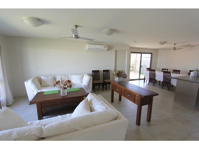 Unit 1/16 Lakeside Drive, Emerald QLD 4720
