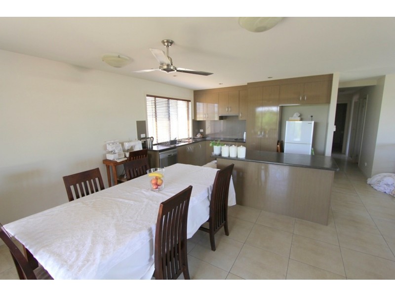 Unit 1/16 Lakeside Drive, Emerald QLD 4720