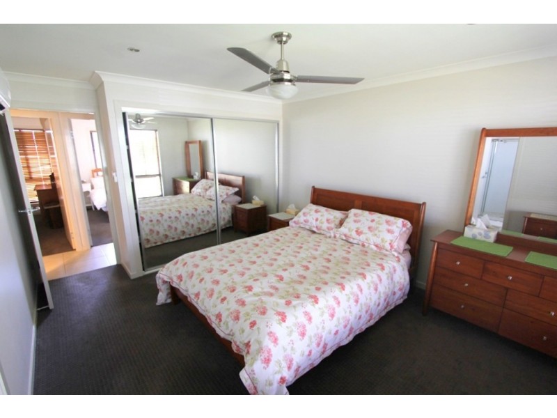 Unit 1/16 Lakeside Drive, Emerald QLD 4720