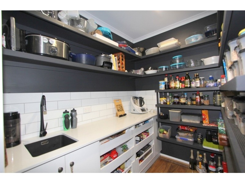 16A Crendon Street, Emerald QLD 4720