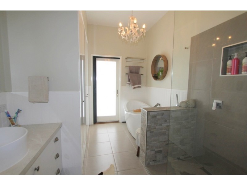 16A Crendon Street, Emerald QLD 4720