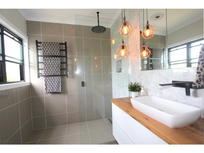 16A Crendon Street, Emerald QLD 4720