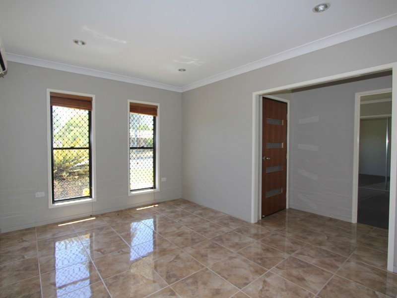 Unit 2/228 Borilla Street, Emerald QLD 4720