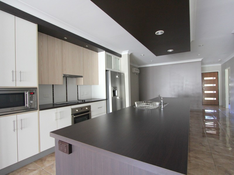 Unit 2/228 Borilla Street, Emerald QLD 4720