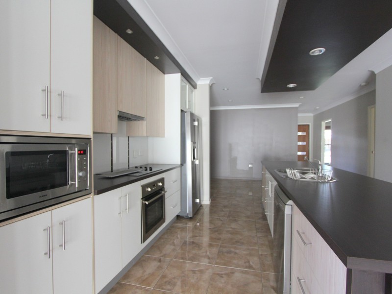 Unit 2/228 Borilla Street, Emerald QLD 4720