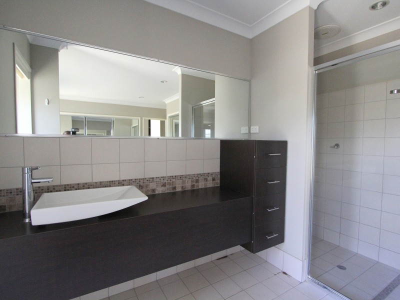 Unit 2/228 Borilla Street, Emerald QLD 4720