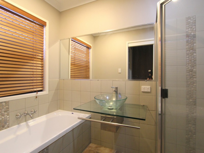 Unit 2/228 Borilla Street, Emerald QLD 4720