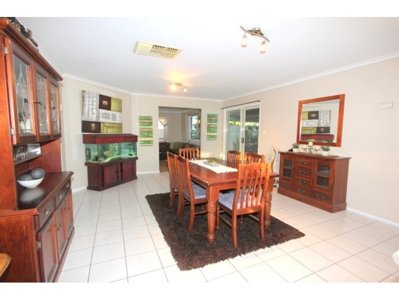 76 Park Ave, Emerald QLD 4720