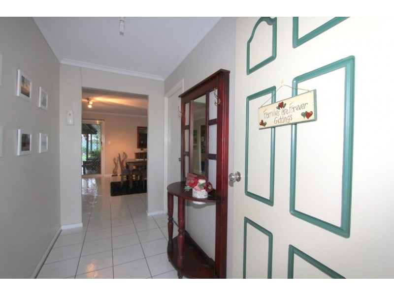 76 Park Ave, Emerald QLD 4720