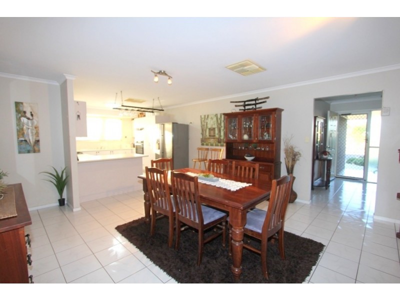 76 Park Ave, Emerald QLD 4720