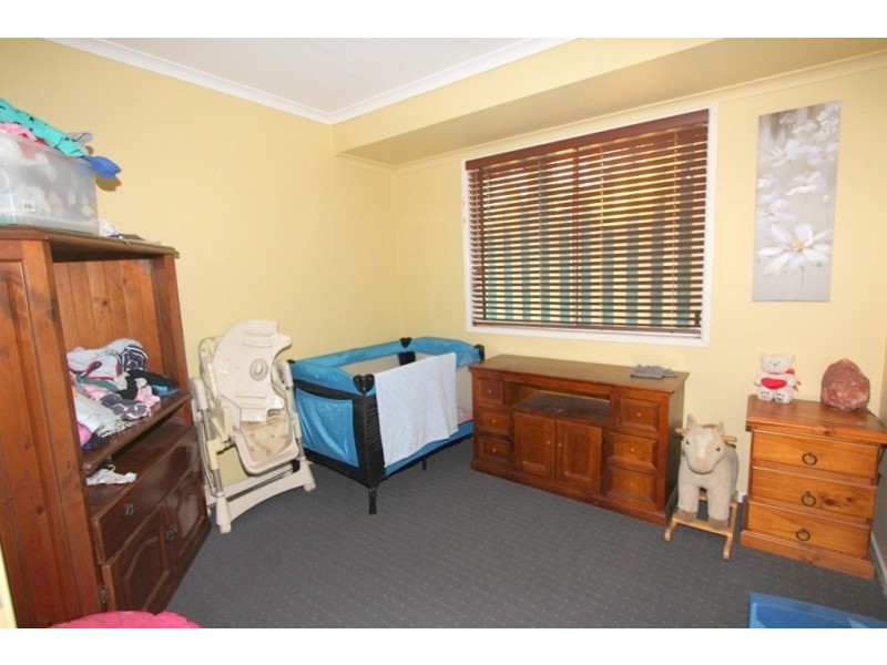 76 Park Ave, Emerald QLD 4720