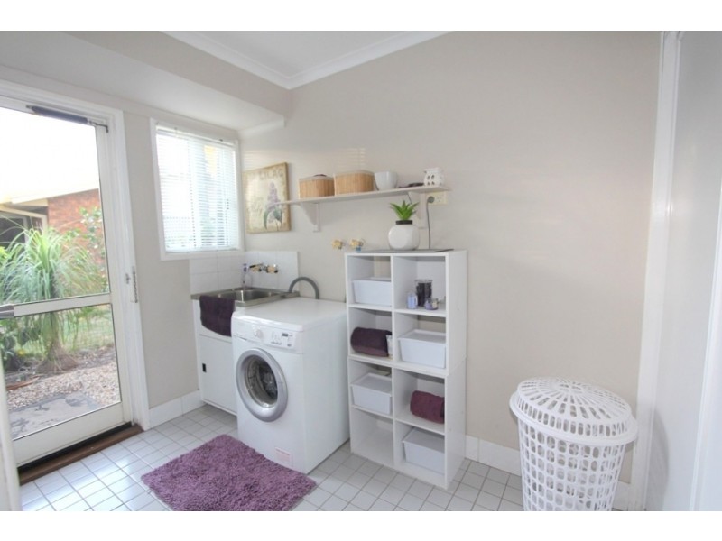 76 Park Ave, Emerald QLD 4720