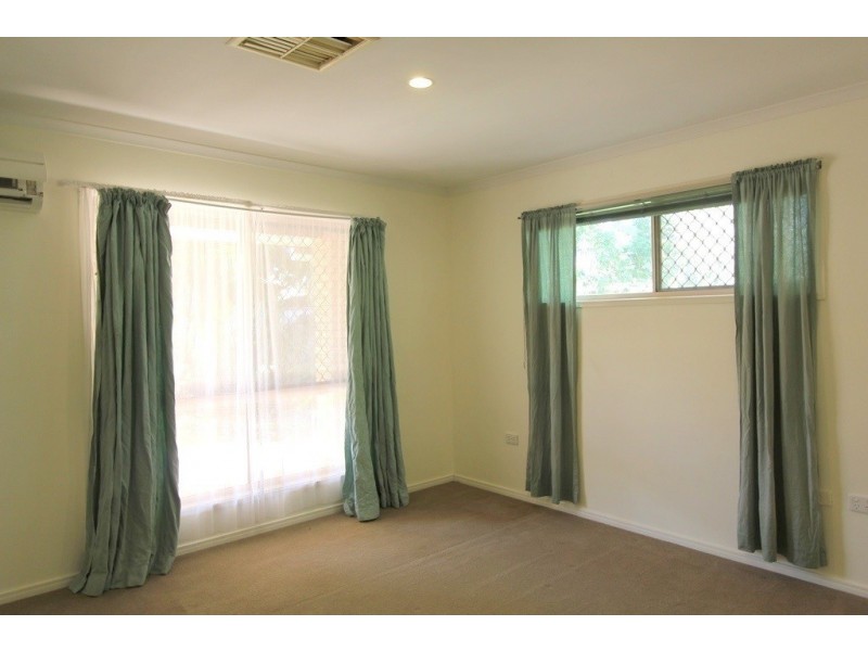 8 Judith Grove, Emerald QLD 4720
