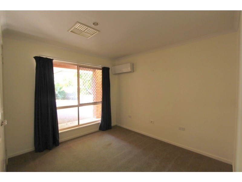 8 Judith Grove, Emerald QLD 4720