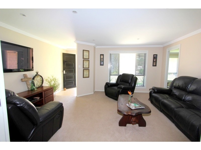 2 Coaker Drive, Emerald QLD 4720