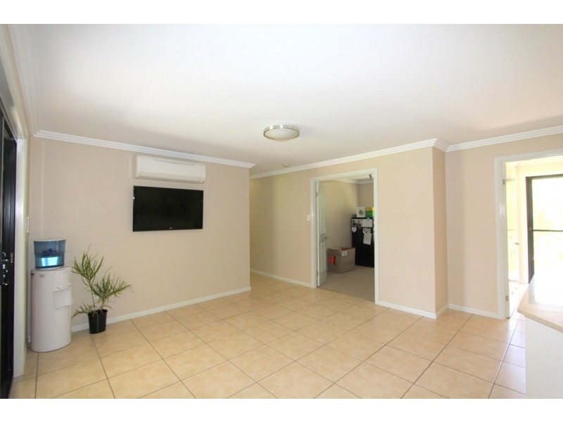 2 Coaker Drive, Emerald QLD 4720