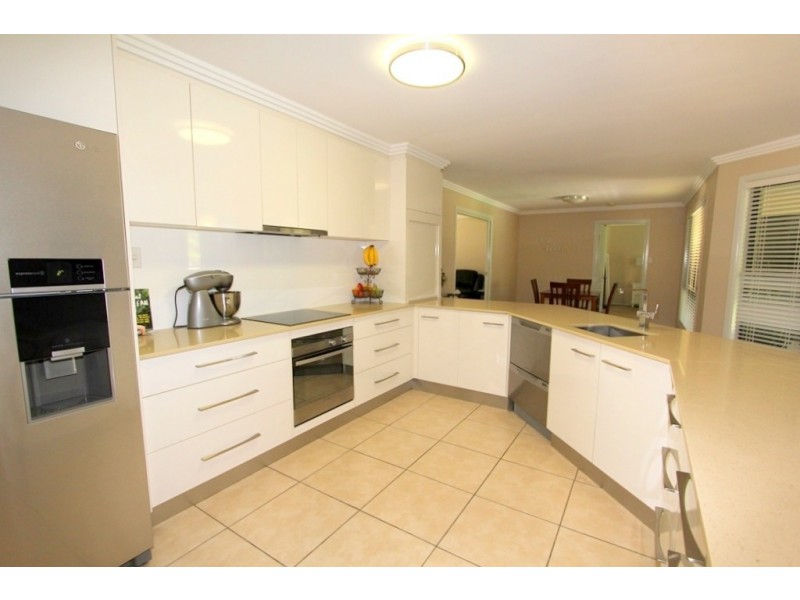 2 Coaker Drive, Emerald QLD 4720