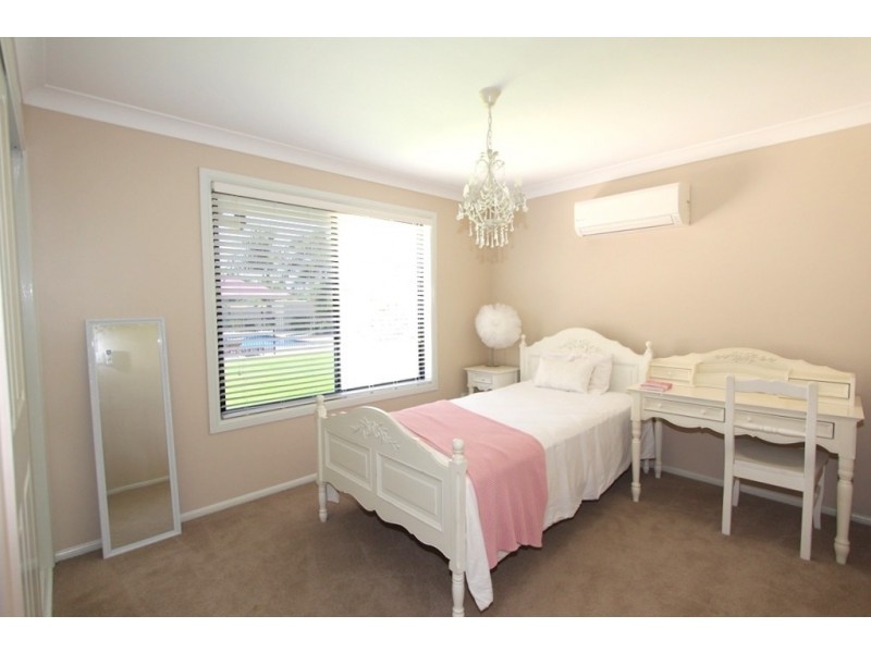 2 Coaker Drive, Emerald QLD 4720