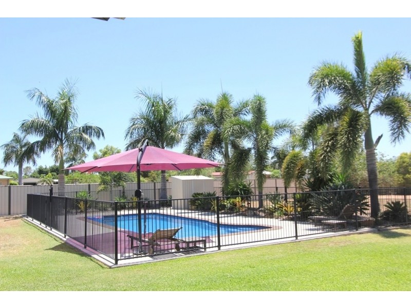 2 Coaker Drive, Emerald QLD 4720