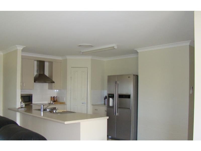 Unit 1/16 Joel Ernest, Emerald QLD 4720