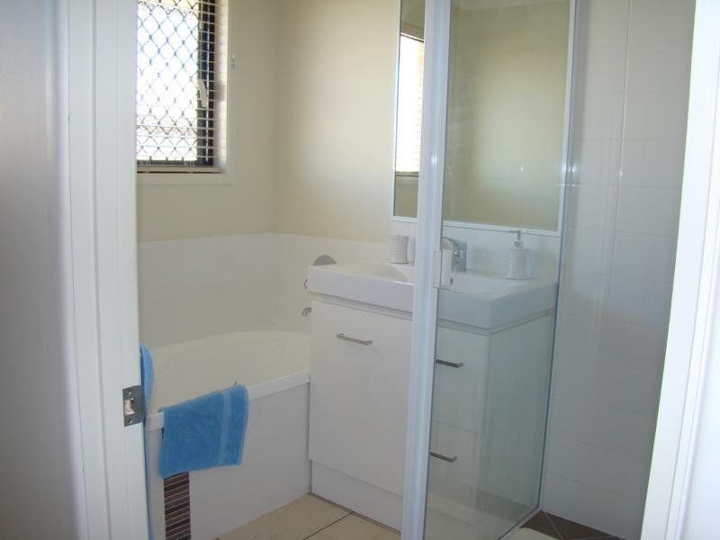 Unit 1/16 Joel Ernest, Emerald QLD 4720